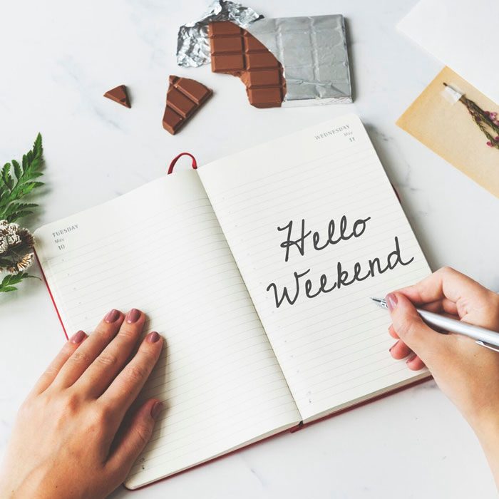 Notes z napisem Hello Weekend – pomoc PrestaShop w weekend